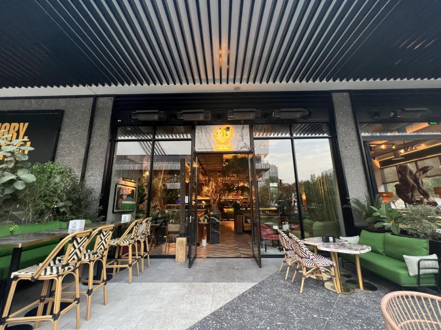 V Restaurant - Riyadh - في ريستورنت